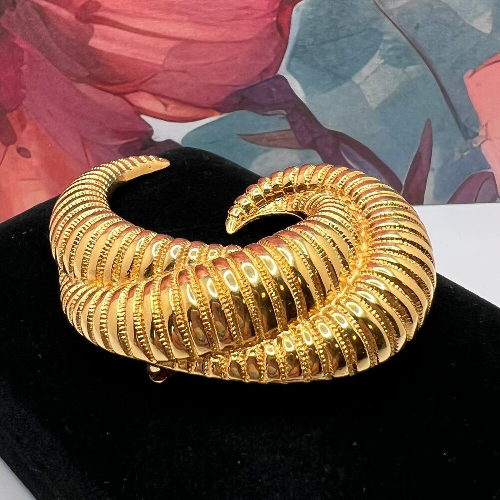 Monet Layered Crescent Brooch (Susan Caplan Rediscovered Selection) - Picture 3 of 5